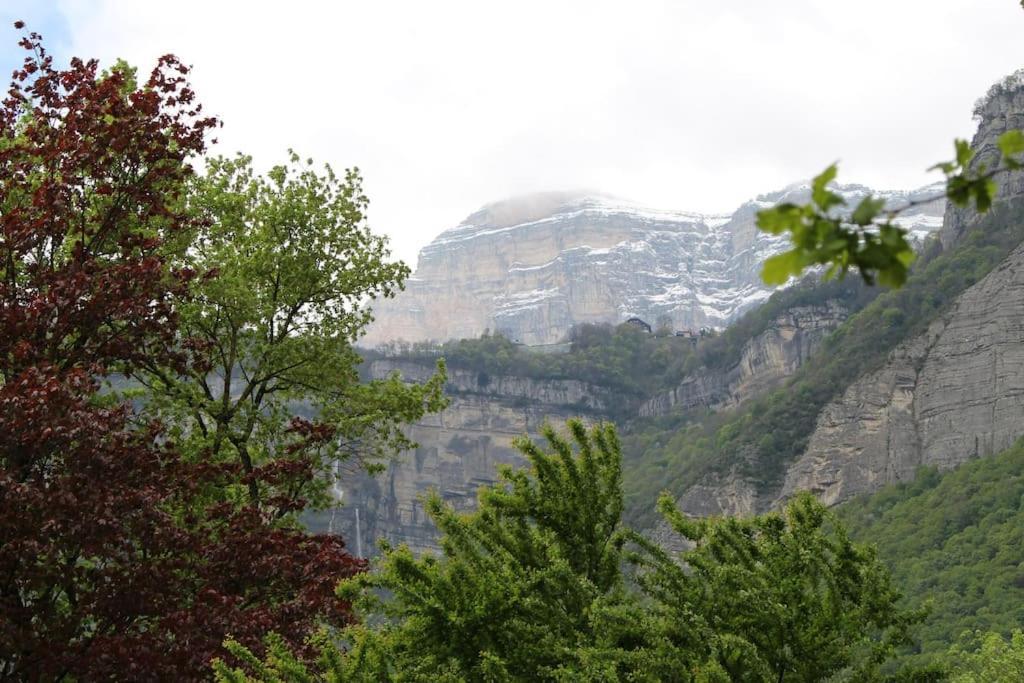 Maison De Village Au Pied De La Montagne Lumbin 外观 照片