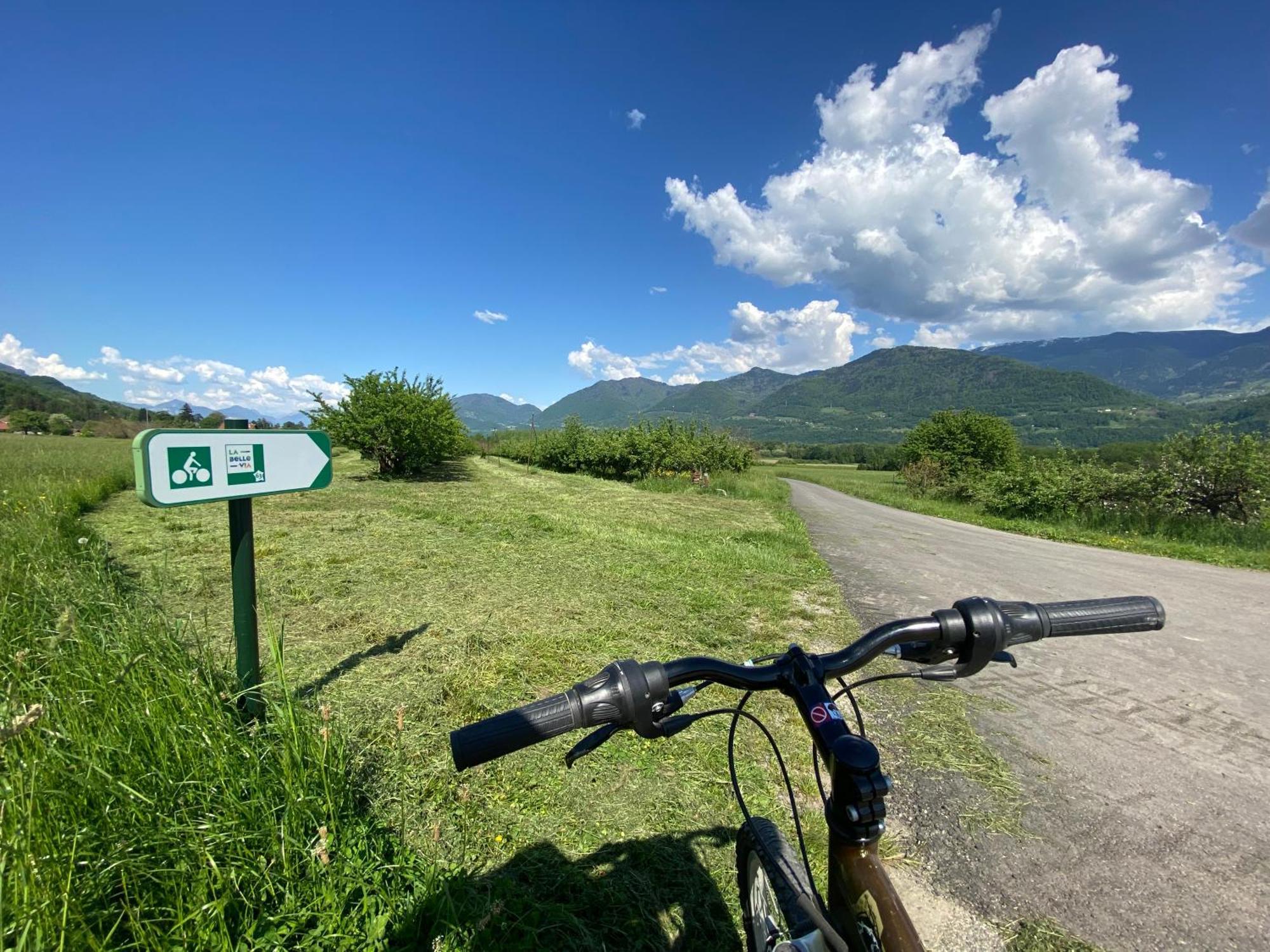 Maison De Village Au Pied De La Montagne Lumbin 外观 照片